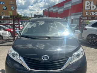 2017 Toyota Sienna III Рестайлинг, чёрный, 3250000 рублей, вид 3