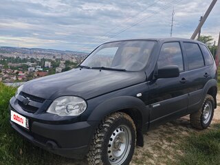 2013 Chevrolet Niva I Рестайлинг, чёрный, 460000 рублей, вид 2