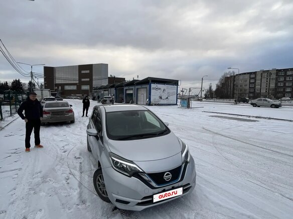 2019 Nissan Note e-Power II Рестайлинг, серый, 1500000 рублей - вид 1