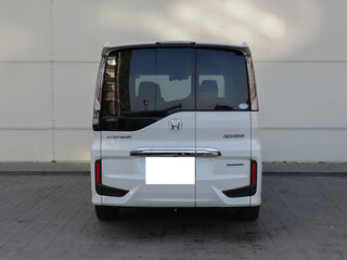 2017 Honda Stepwgn Spada V Рестайлинг, белый, 2200000 рублей, вид 4