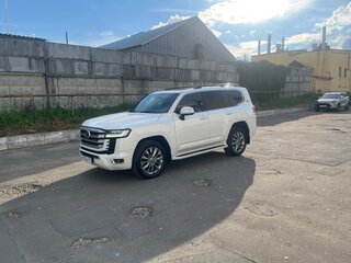 2021 Toyota Land Cruiser 300 Series, белый, 10980000 рублей, вид 4