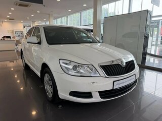 2013 Skoda Octavia II (A5) Рестайлинг, белый, 659000 рублей, вид 3