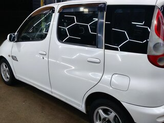 2002 Toyota FunCargo, белый, 450000 рублей, вид 4