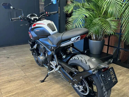 2024 Triumph Trident 660, белый, 1150000 рублей, вид 2
