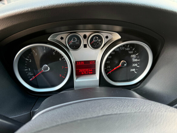 2008 Ford Focus II Рестайлинг, серый, 385000 рублей - вид 13