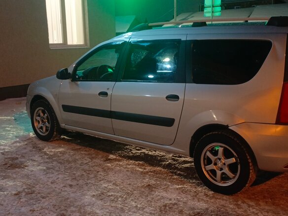 2013 Lada (ВАЗ) Largus I, серебристый, 600000 рублей - вид 2