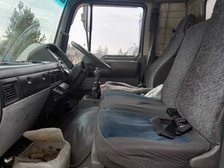 1995 Toyota Dyna, белый, 850000 рублей, вид 4