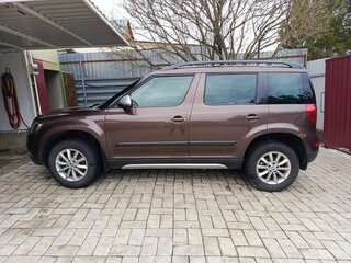 2016 Skoda Yeti I Рестайлинг, коричневый, 1250000 рублей, вид 4