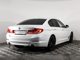 2017 BMW 5 серии 520d VII (G30/G31/G38), белый, 2299000 рублей, вид 4