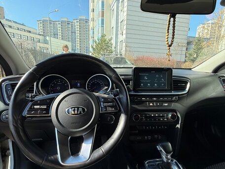 2019 Kia Ceed III, белый, 1600000 рублей, вид 4