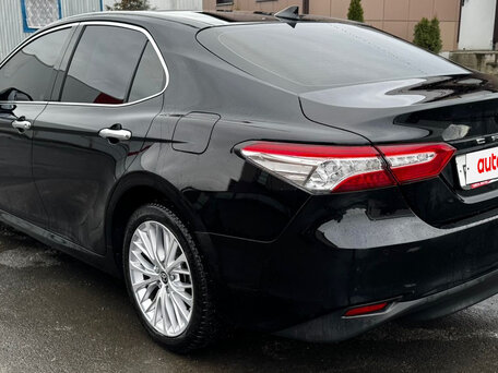 2020 Toyota Camry VIII (XV70), чёрный, 2850000 рублей, вид 5