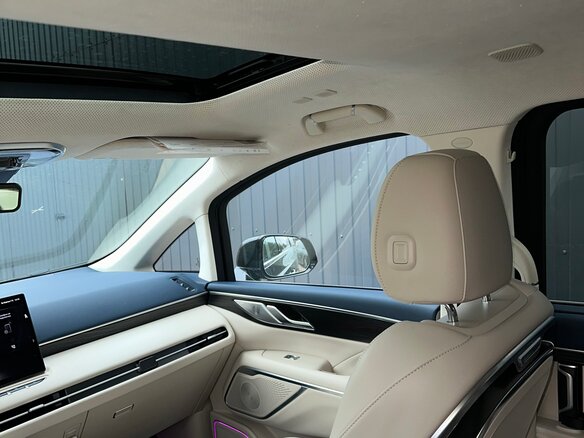 2024 Wey 80 Business Lounge 44.28 kWh, чёрный, 6320700 рублей - вид 2