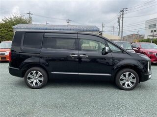 2023 Mitsubishi Delica D:5 I Рестайлинг, чёрный, 3000000 рублей, вид 4