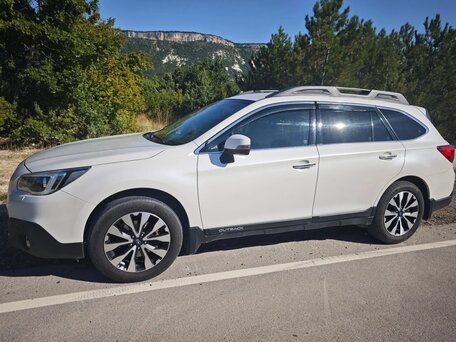 2017 Subaru Outback V, белый, 1900000 рублей, вид 5