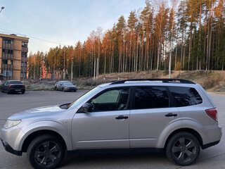 2011 Subaru Forester III Рестайлинг, серебристый, 950000 рублей, вид 3