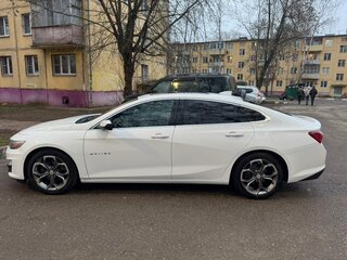 2020 Chevrolet Malibu IX Рестайлинг, белый, 1799000 рублей, вид 2