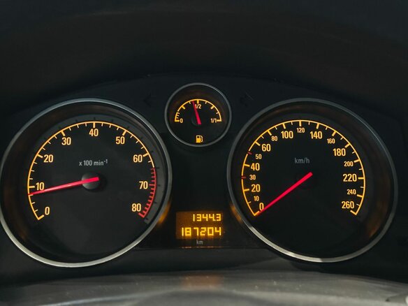 2011 Opel Astra H Рестайлинг, белый, 622000 рублей - вид 16