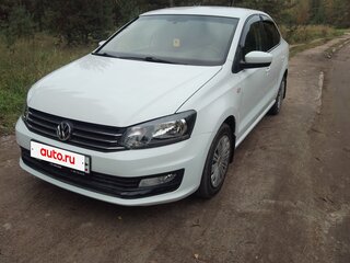 2018 Volkswagen Polo V Рестайлинг, белый, 925000 рублей, вид 2