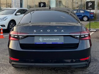 2020 Skoda Superb III Рестайлинг, чёрный, 2148000 рублей, вид 4