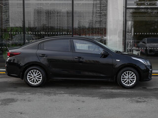 2019 Kia Rio IV, чёрный, 1049000 рублей, вид 3