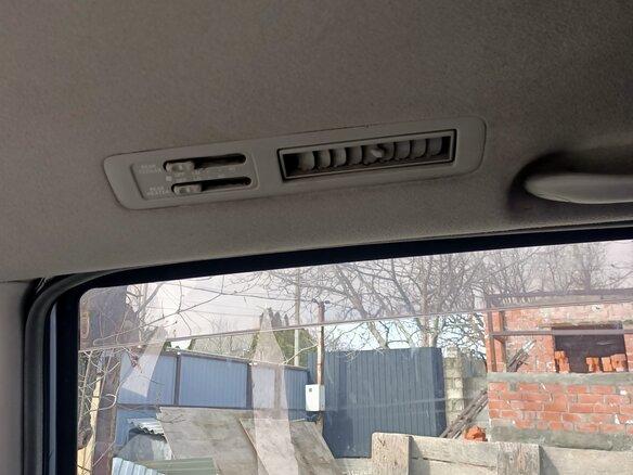 2007 Toyota Noah I (R60), серый, 980000 рублей - вид 17