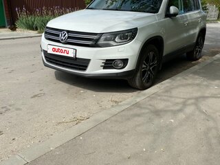 2015 Volkswagen Tiguan I Рестайлинг, белый, 1850000 рублей, вид 3
