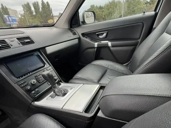 2014 Volvo XC90 I Рестайлинг, серебристый, 2200000 рублей - вид 3
