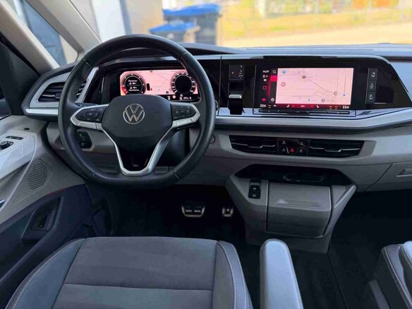 2023 Volkswagen Multivan T7, чёрный, 5190000 рублей - вид 11
