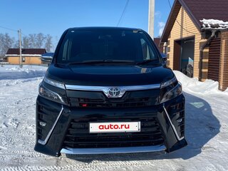 2020 Toyota Voxy III (R80) Рестайлинг, чёрный, 2800000 рублей, вид 1