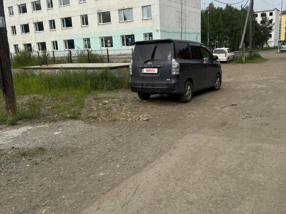 2011 Toyota Voxy II (R70) Рестайлинг, фиолетовый, 1850000 рублей - вид 27
