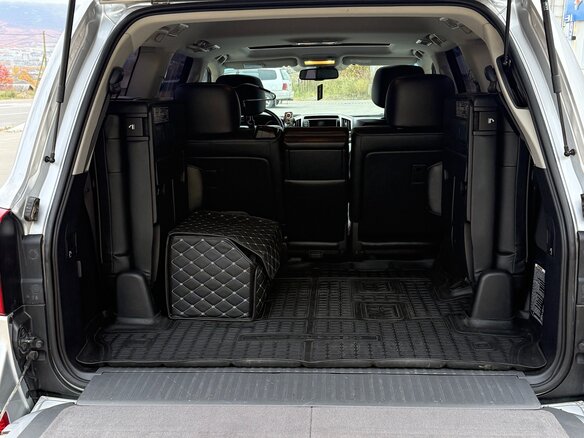 2014 Toyota Land Cruiser 200 Series Рестайлинг 1, серый, 5000000 рублей - вид 8