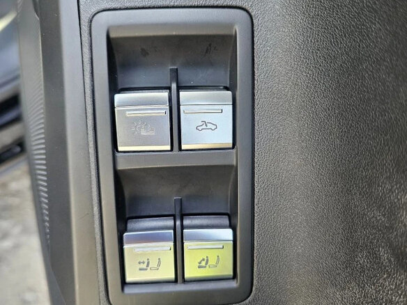 2023 Audi Q6 50 TFSI, чёрный, 7300000 рублей - вид 18