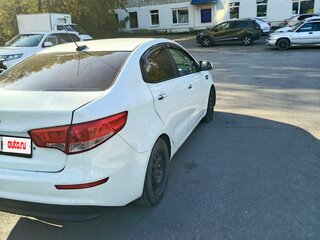 2017 Kia Rio III Рестайлинг, белый, 570000 рублей, вид 4