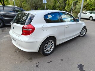 2008 BMW 1 серии 118i I (E81/E82/E87/E88) Рестайлинг, белый, 850000 рублей, вид 3