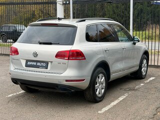 2011 Volkswagen Touareg II, серебристый, 2079000 рублей, вид 4