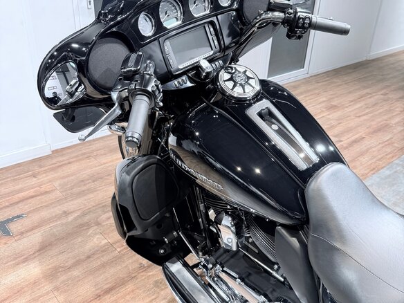 2016 Harley-Davidson Electra Glide, чёрный, 1699000 рублей - вид 16