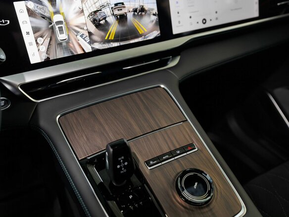 2026 Geely Monjaro I Рестайлинг, серый, 4954990 рублей - вид 30