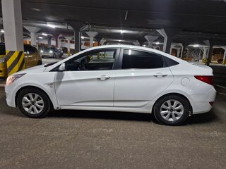 2016 Hyundai Solaris I Рестайлинг, белый, 700000 рублей, вид 5