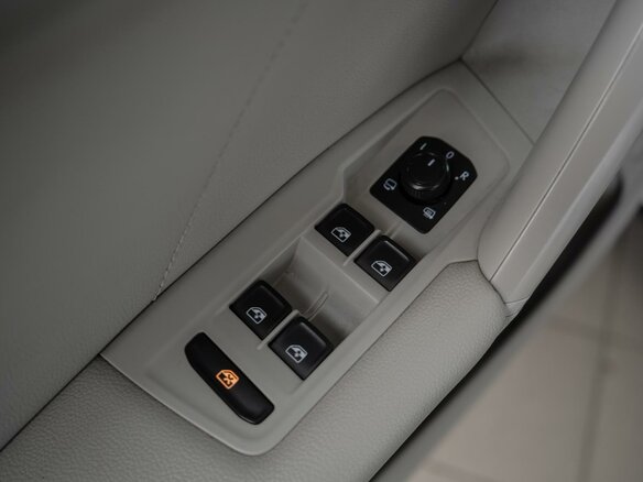 2018 Volkswagen Tiguan Allspace II, белый, 3369000 рублей - вид 16