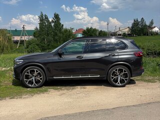 2021 BMW X5 40i IV (G05/G18), серый, 6300000 рублей, вид 4