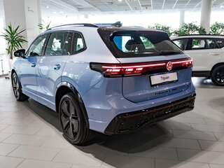 2026 Volkswagen Tiguan L Pro III (China Market), голубой, 5250000 рублей, вид 3