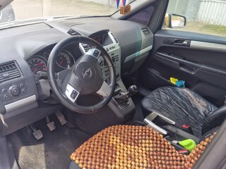2009 Opel Zafira B Рестайлинг, серый, 450000 рублей, вид 2