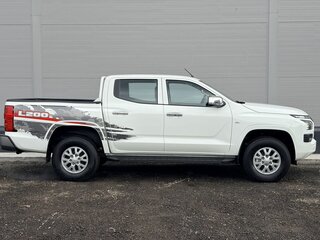 2025 Mitsubishi L200 VI, белый, 4850000 рублей, вид 4