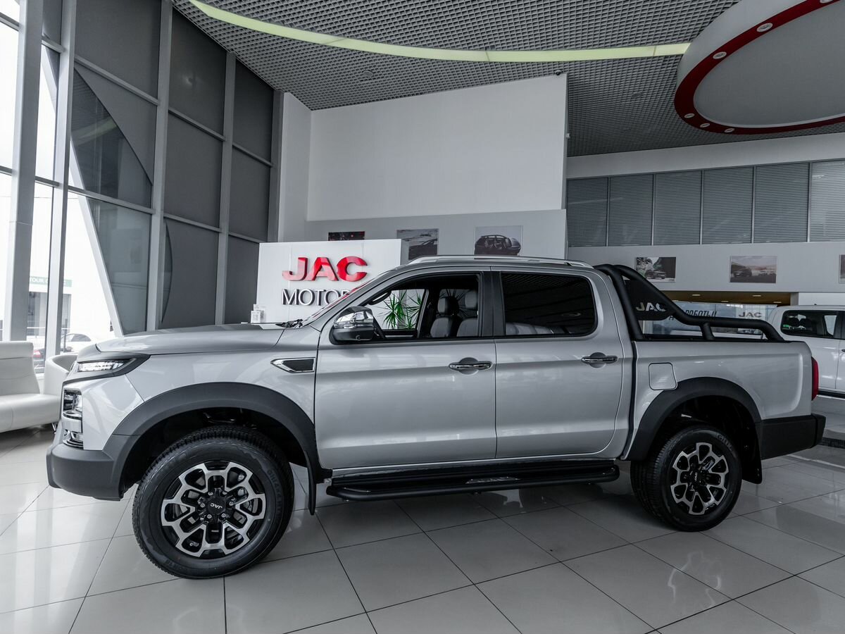 Открыть фотографии: JAC T9