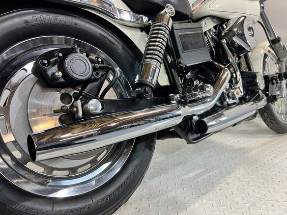 1980 Harley-Davidson Dyna Wide Glide, белый, 1500000 рублей - вид 26