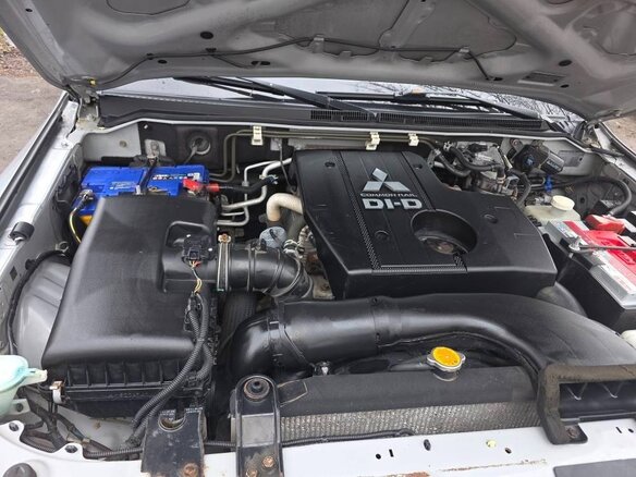 2011 Mitsubishi Pajero IV Рестайлинг 1, серебристый, 2100000 рублей - вид 20