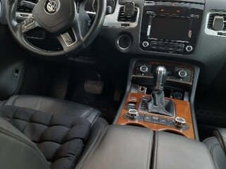 2013 Volkswagen Touareg II, белый, 1800000 рублей, вид 1