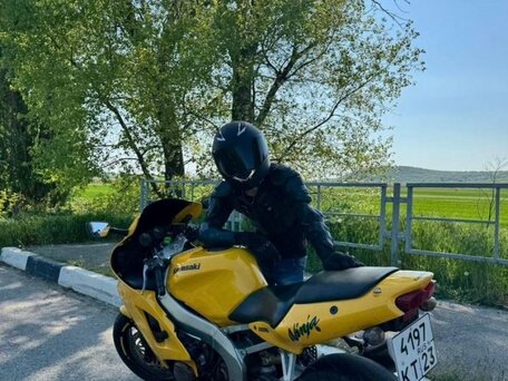 2000 Kawasaki ZX-6 Ninja, жёлтый, 370000 рублей, вид 1