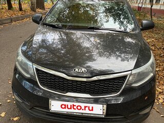2015 Kia Rio III Рестайлинг, чёрный, 700000 рублей, вид 3