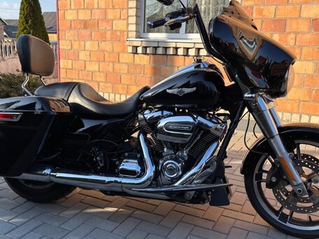 2018 Harley-Davidson Street Glide, чёрный, 1500000 рублей, вид 5
